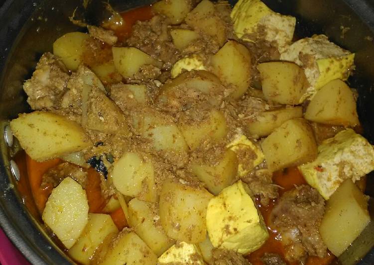 Kare ayam bumbu instant
