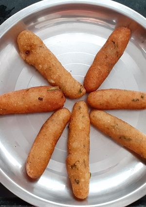 A picture of Potato Amaranth fingers Aloo rajgira flour fingers.