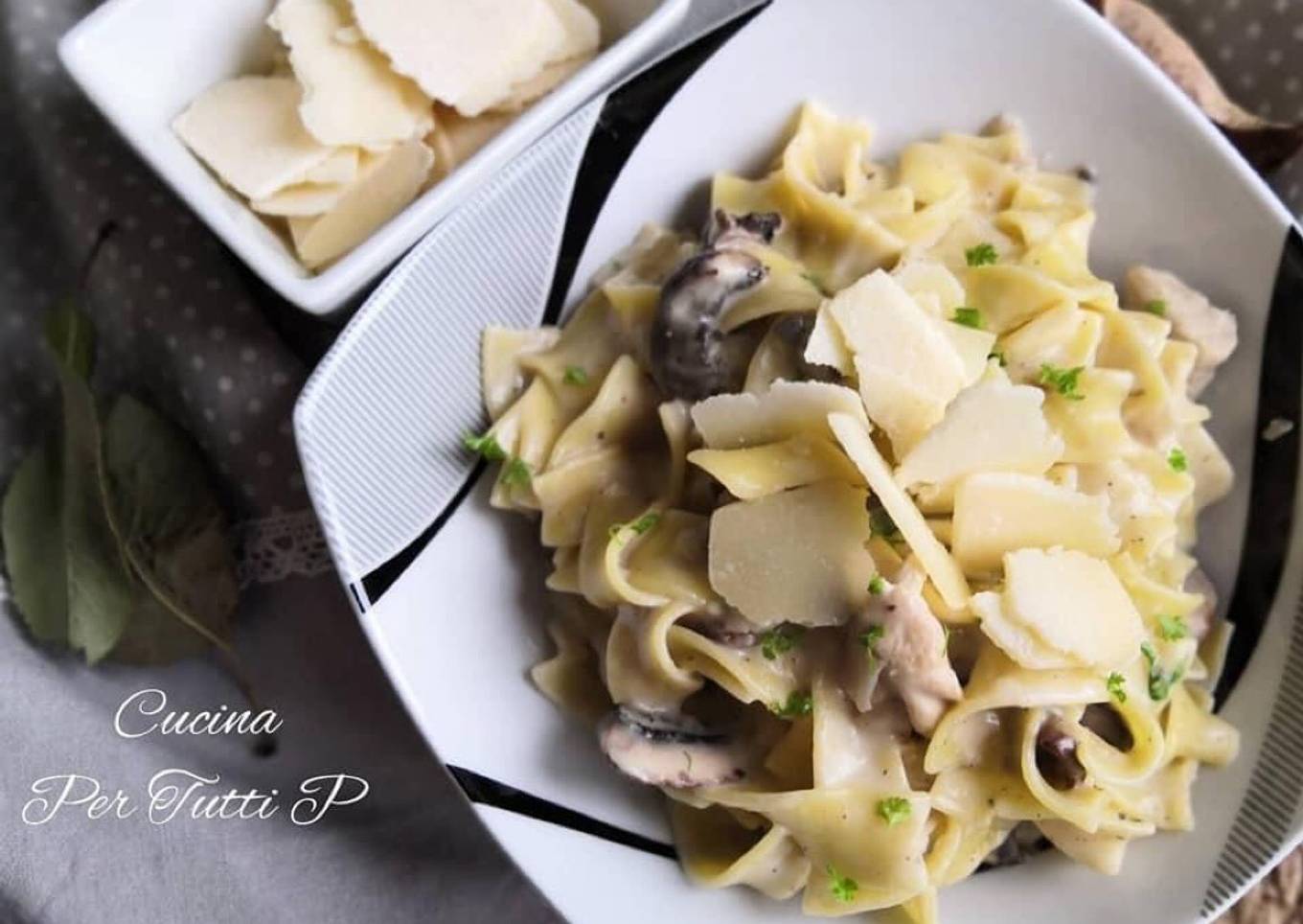 Tagliatelle poulet et sa crème aux champignons 🍄 et Parmesan