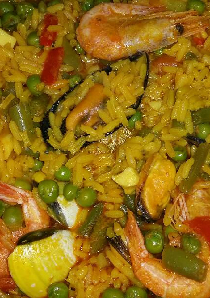Una foto de Paella de marisco con verduras