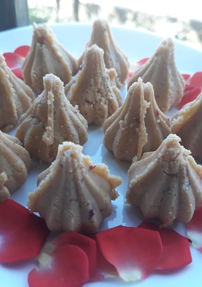 A picture of Rose Mawa Modak.