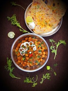 પંજાબી છોલે મસાલા(Punjabi chhole masala recipe in Gujarati) રેસીપી મુખ્ય ફોટો