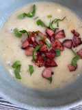 Pastinaken-Kartoffel-Selleriecremesuppe mit Cabanossi und Speck #floostyle