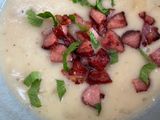 Pastinaken-Kartoffel-Selleriecremesuppe mit Cabanossi und Speck #floostyle