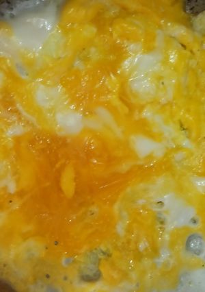 عکسی از دستور نیمرو با پنیر ورقه ای🍳
