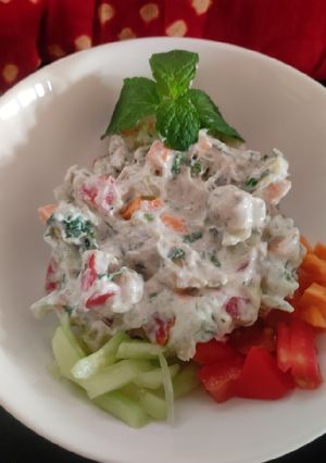 A picture of Hung curd salad.