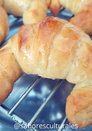Una foto de Medialunas 🥐🥐🥐 más livianas, sin empaste