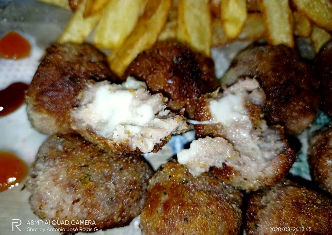 Albóndigas rellenas de Parmesano