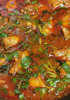 A picture of Lockdown chicken curry.