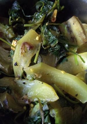 A picture of The bitter curry (tetor jhol).