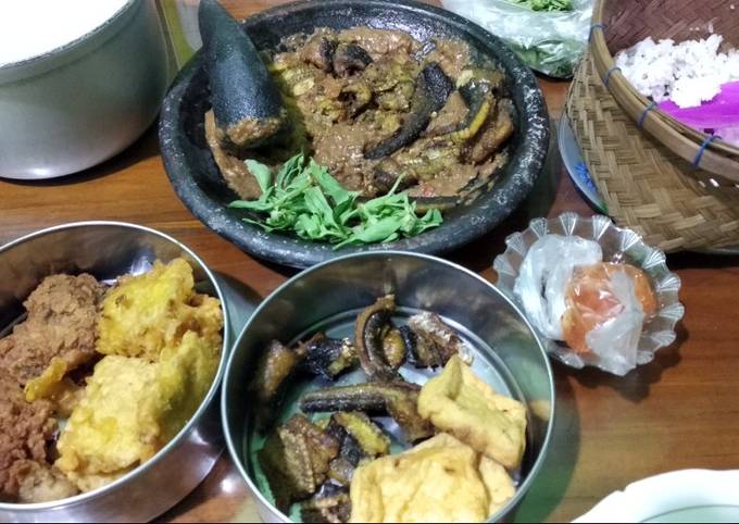 Cara Gampang Membuat Belut Penyetan Anti Gagal