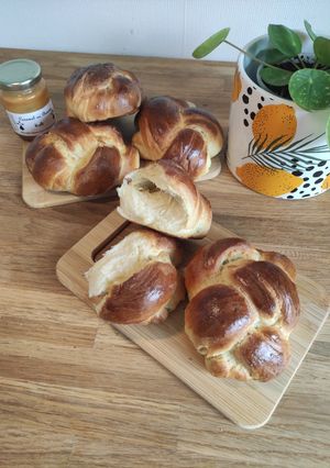 Une photo de Mini brioche tressée