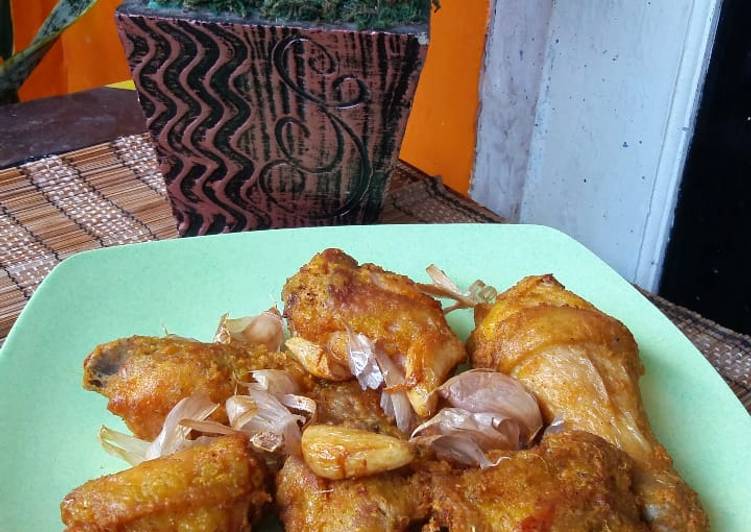 Resep @GURIH Ayam Goreng Bawang Putih masakan sehari hari