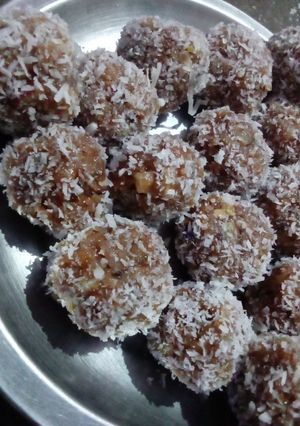 A picture of Caramel coconut 🥥 Ladoo.