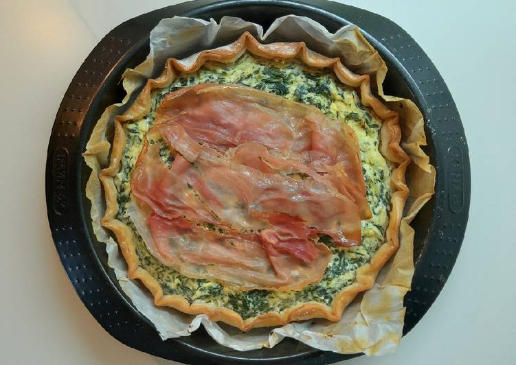 Torta salata ricotta, spinaci e speck