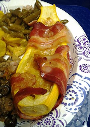 A picture of Yellow squash boats.