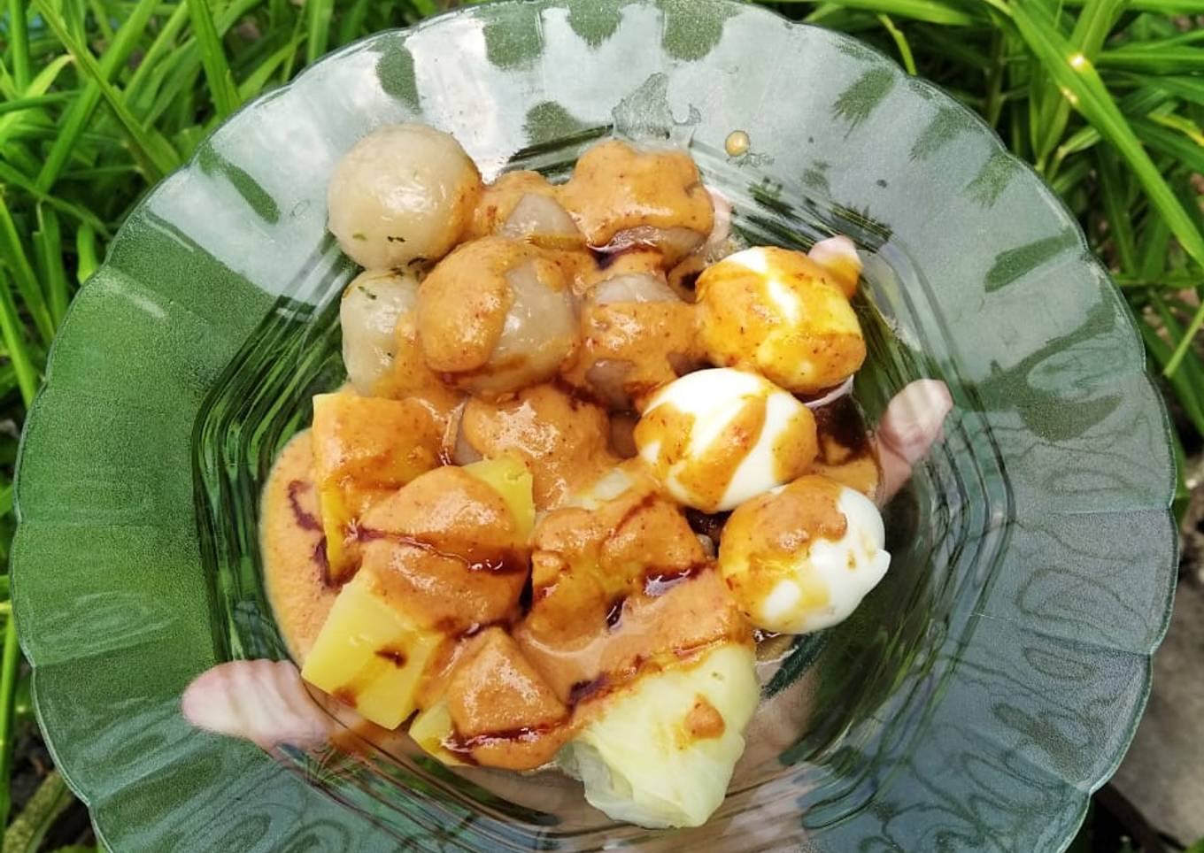 Siomay Pentol sambal kacang