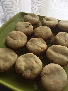 Una foto de Alfajores con dulce de leche
