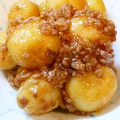 Comforting Simmered New Potatoes A picture of Comforting Simmered New Potatoes.