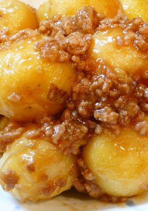 A picture of Comforting Simmered New Potatoes.