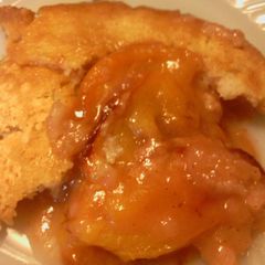 A picture of Sunshine's peach cobbler.