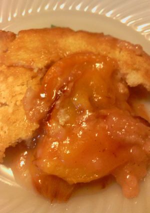 A picture of Sunshine's peach cobbler.