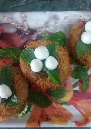 A picture of चिड़िया का घोसलें की तरह दिखने वाला स्नैक्स/Bird Nest snacks.