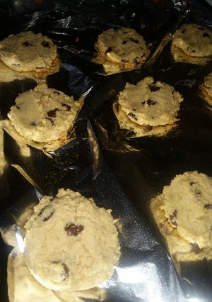 A picture of Low carb chocolate chip cookies.