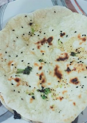 A picture of Garlic naan.