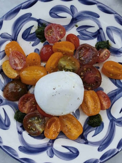 Foto de Burrata com Tomate Cherry