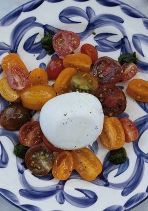 Foto de Burrata com Tomate Cherry
