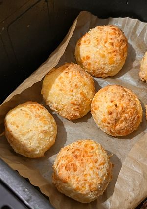 Una foto de 🧀 Pancitos de queso (tipo chipá o pão de queijo)