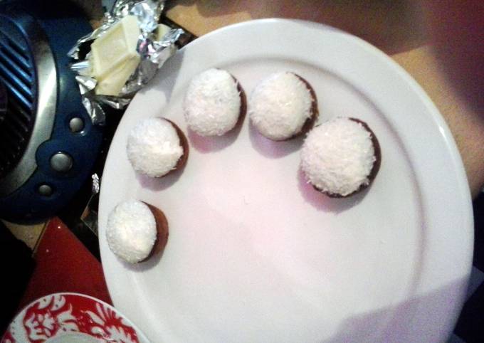 mini chocolate cupcakes with coconut rasp.