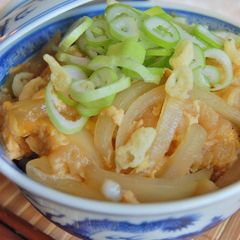 A picture of Tempura Crumb and Egg Rice Bowl for Breakfast.
