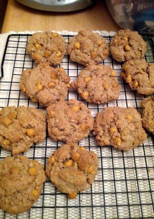 A picture of Oatmeal butterscotch cookies.