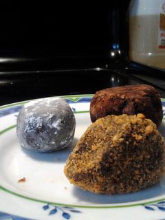A picture of Super Christmas Rum Balls.