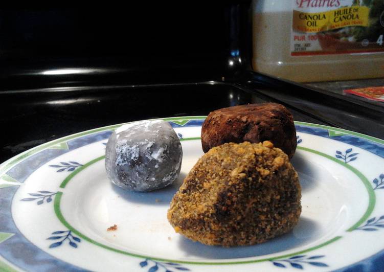 Super Christmas Rum Balls