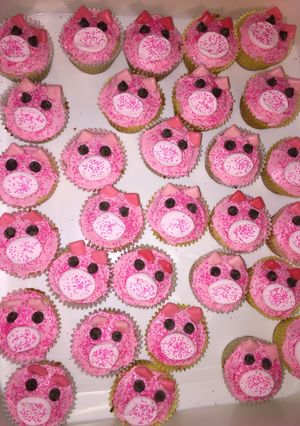 A picture of Piggy Cupcakes.