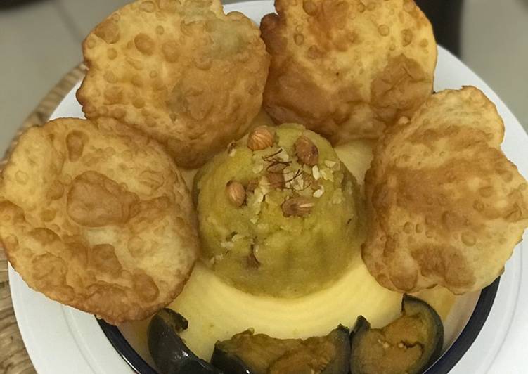 Simple Navratri Thali: Puri, Begun Bhaja &amp; Halwa