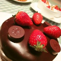A picture of Glacage Glaze for Sachertorte.