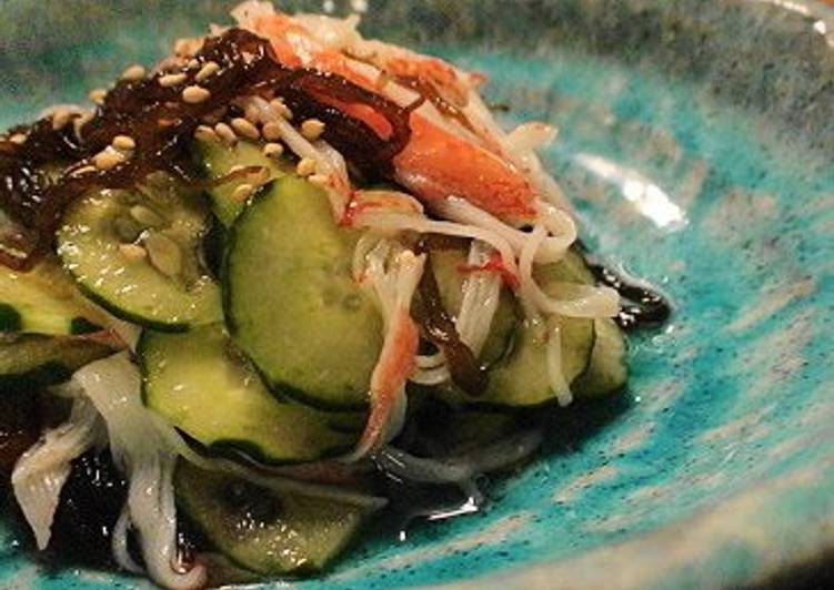 Simple Way to Prepare Homemade Mozuku Seaweed and Imitation Crab Sticks in Vinegar