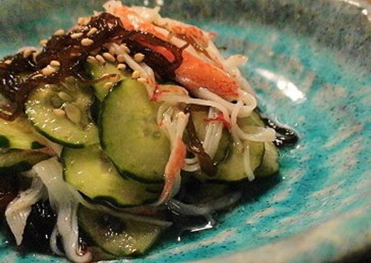 How to Make Quick Mozuku Seaweed and Imitation Crab Sticks in Vinegar