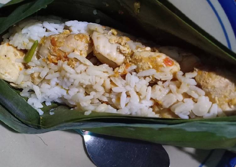 Langkah Mudah untuk Menyiapkan Nasi bakar ayam rica rica yang Enak