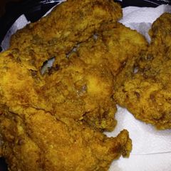 A picture of Fried ButterMilk Chicken.