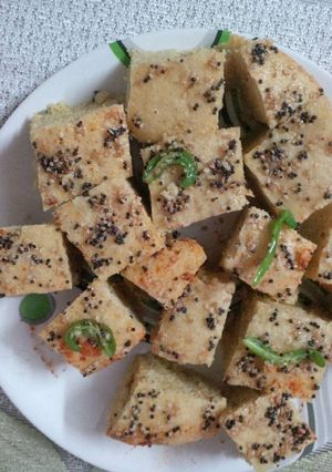 A picture of Instant khaman/Besan dhokla.