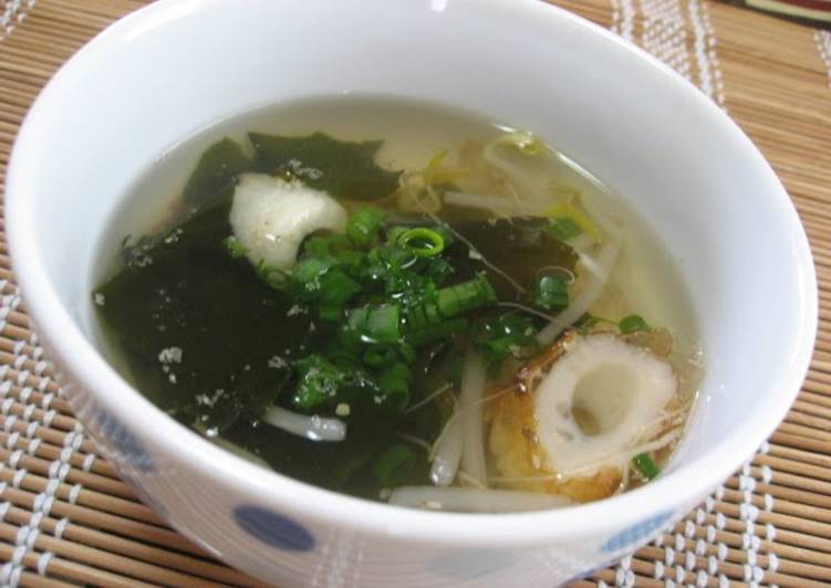 Recipe of Favorite Bean Sprouts and Wakame in Umeboshi Kombu Tea Soup