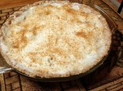 A picture of apple and cheese pie