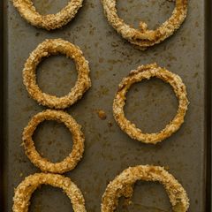 A picture of Homemade Baked Crunchy Onion Rings.