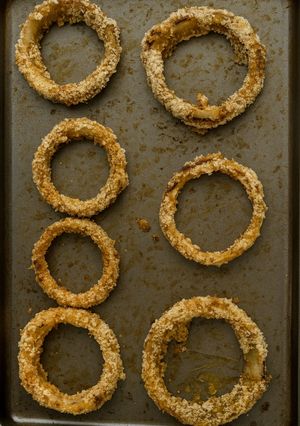 A picture of Homemade Baked Crunchy Onion Rings.