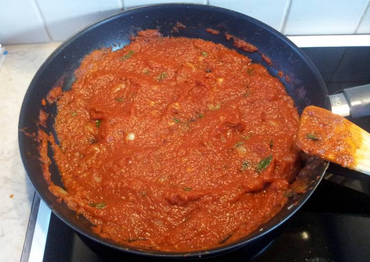 Steps to Prepare Quick Italian QuickTomato Sauce